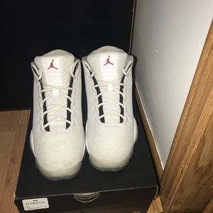 Jordan horizons Low top